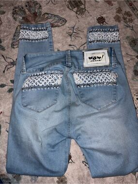 WOW! Jeans Light Wash Rhinestone Lace Colombian Skinny Jeans Size 6